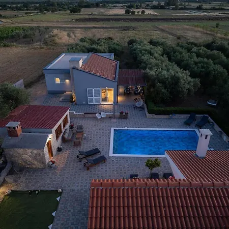 Вилла Countryside In With Private Pool