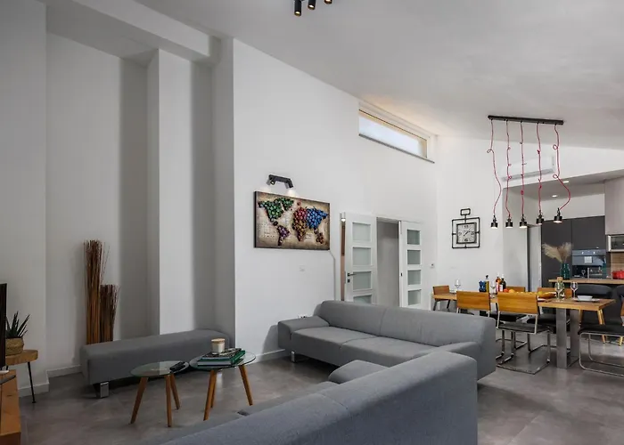 Countryside In With Private Pool