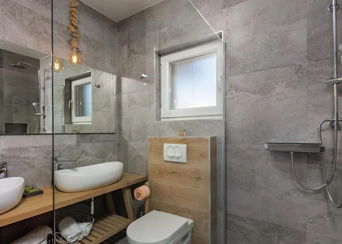 Countryside In With Private Pool Polaca