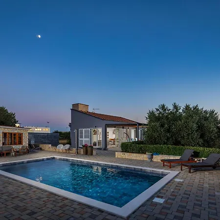 Countryside In With Private Pool