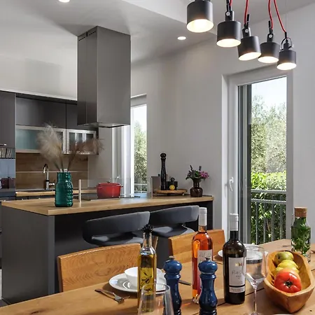 Countryside In With Private Pool Villa Polaca