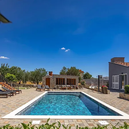 Countryside In With Private Pool * Polaca