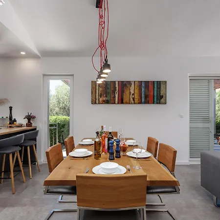 Countryside In With Private Pool * Polaca