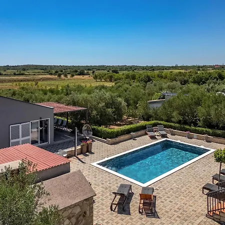 Countryside In With Private Pool Villa Polaca