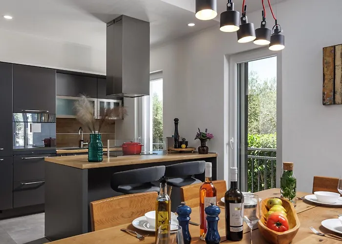 Countryside In With Private Pool Villa Polaca