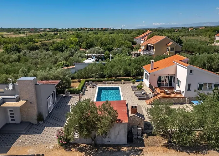 Countryside In With Private Pool